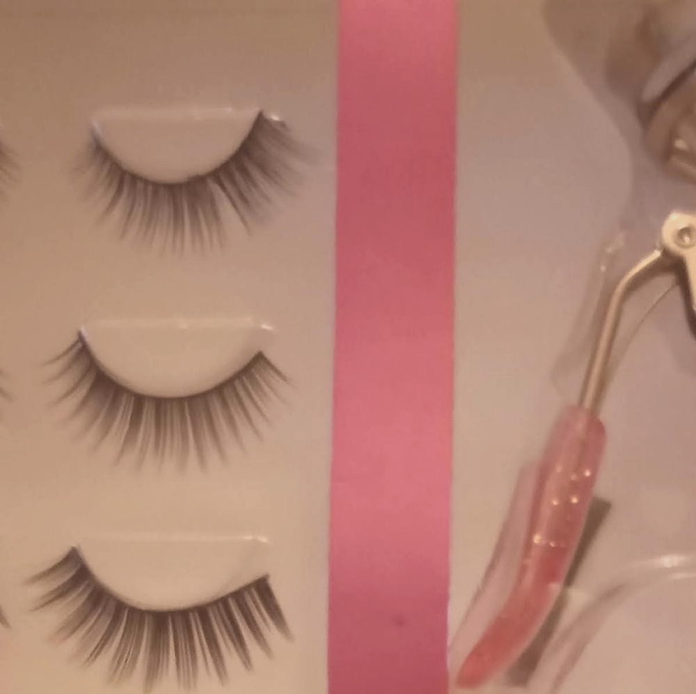 Uncommon Cosmetics lash and curl kit